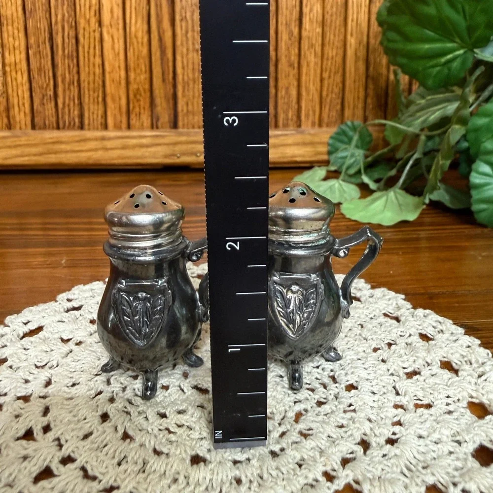 Unbranded Salt & Pepper Shakers Silver Good Vintage Footed Crest